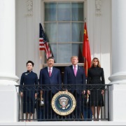 习近平出席美国总统特朗普在白宫举行的欢迎仪式