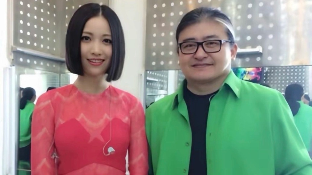 刘欢讣告日恰是姚贝娜生日，《甄嬛传》作曲人孟可忆三人合作