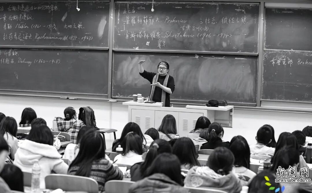 纪念刘欢｜他的课总是座无虚席，老校长至今记得那句“当老师是一生的”
