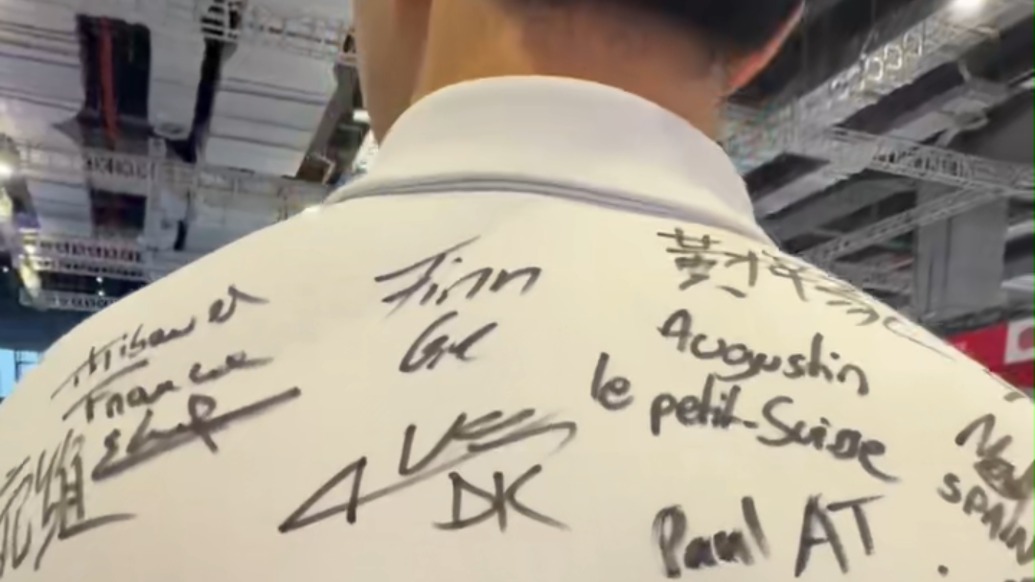 衣服上写满“对手”的名字！这位世赛中国选手说：比赛和交流一样重要