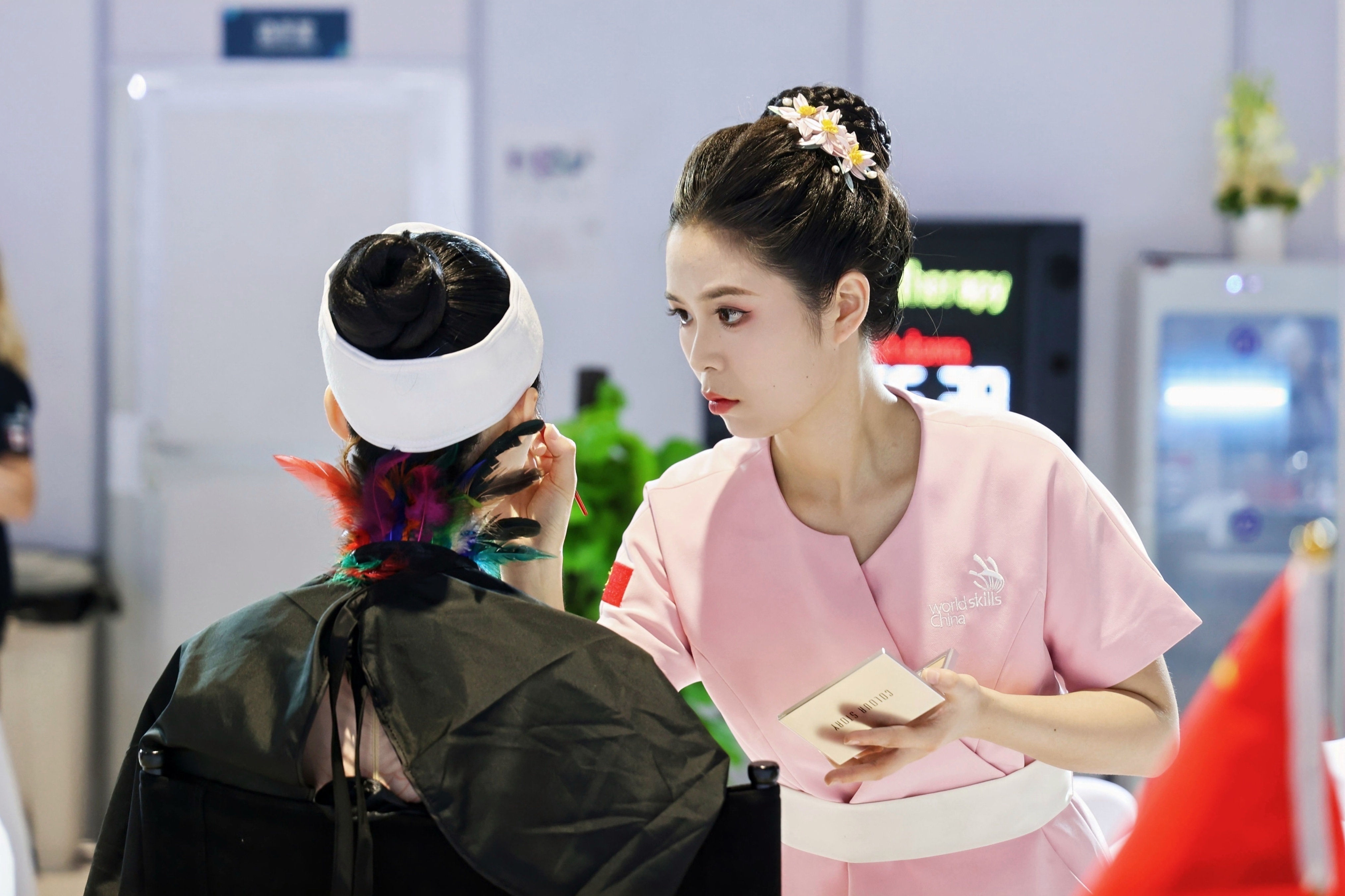 世赛完赛时刻：一群二十出头青年的笑和泪