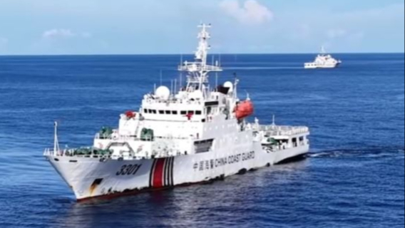视频丨黄岩岛附近，中国海警开展维权执法管控演练
