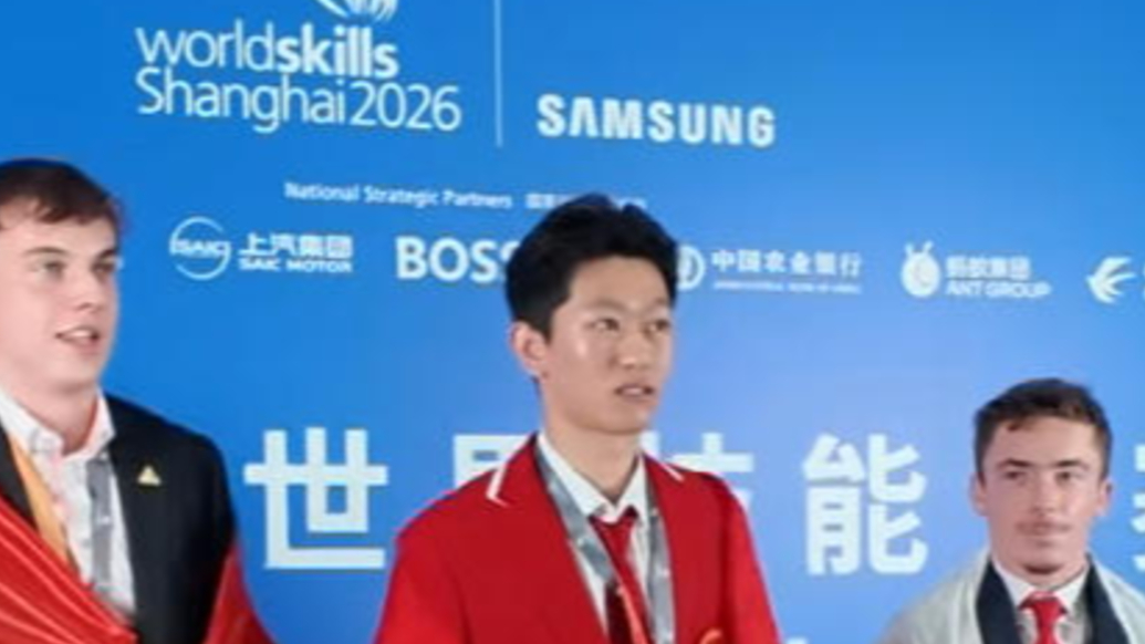 拿下世赛中国首金！黄睿强：练了7年，夺冠预料之中。下一秒却红了眼眶