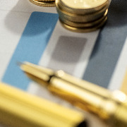 国常会：研究宏观政策发力提效、促进有效投资有关工作