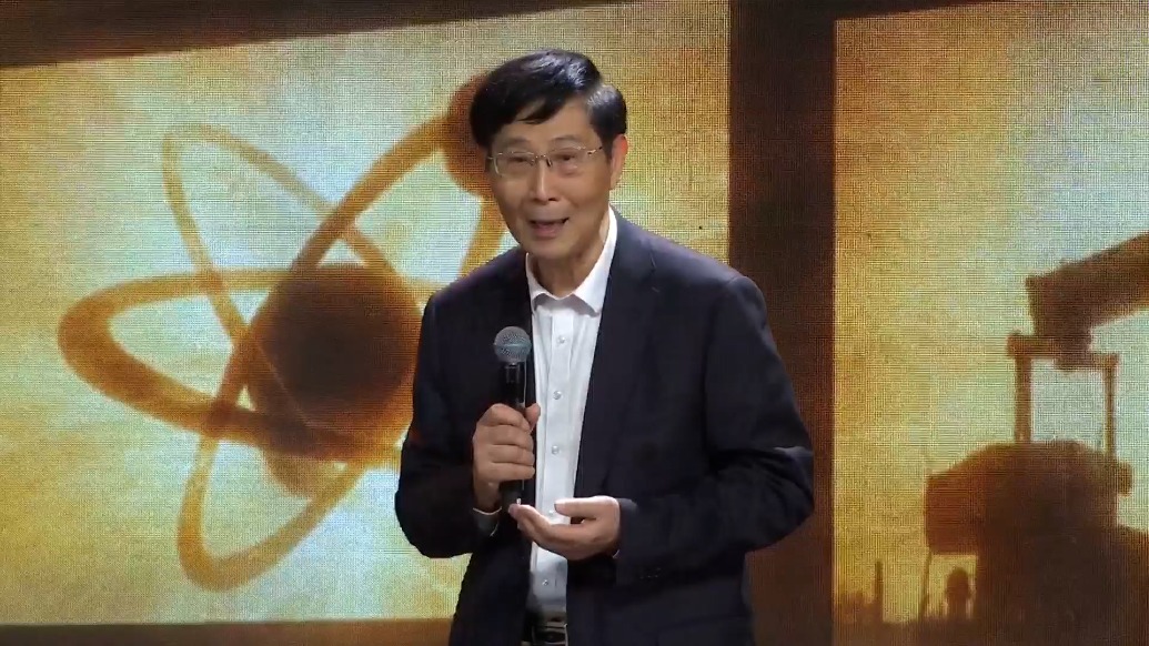 青春华章｜热爱物理却学了化学，陈凯先院士：“只要是国家需要”