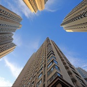 牛市早报｜国常会：研究出台稳定房地产市场、促进就业增收等政策措施