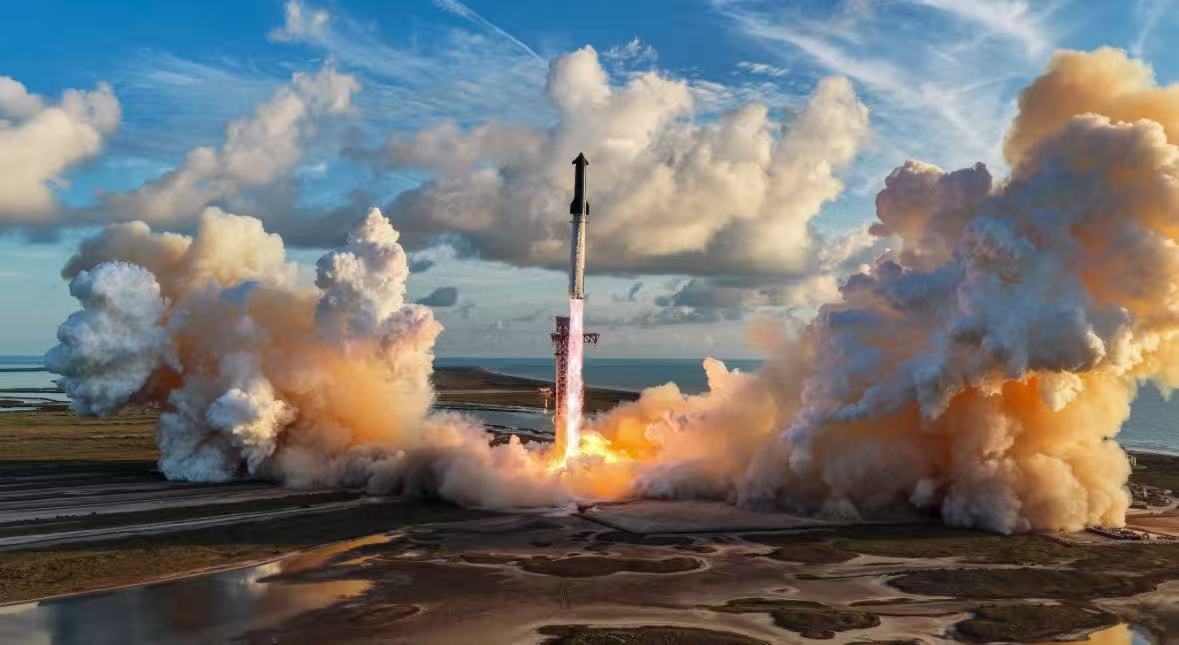 SpaceX星舰首次入轨，马斯克：距小时航班还需2-3年