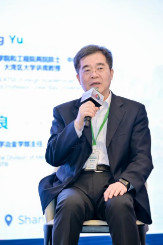 观察｜炼铁高炉如何“工作得更干净”？中澳合作从铁矿石贸易走向绿色技术协同