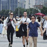 今年前三季度上海口岸出入境人员超3270万人次，入境外籍旅客同比增两成