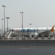 美媒：迪拜航空客机涉嫌刺伤机长的副驾驶承认意图“坠毁飞机”
