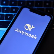 DeepSeek Harness国庆假期上新！90后负责人回应：希望做出让世界AI巨头跟进的创新