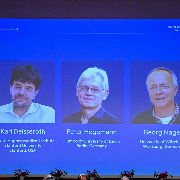 对话两位新科诺奖得主的中国弟子：黑格曼是一位古典且纯粹的科学家；戴塞洛斯很内向、冷静，曾想当作家