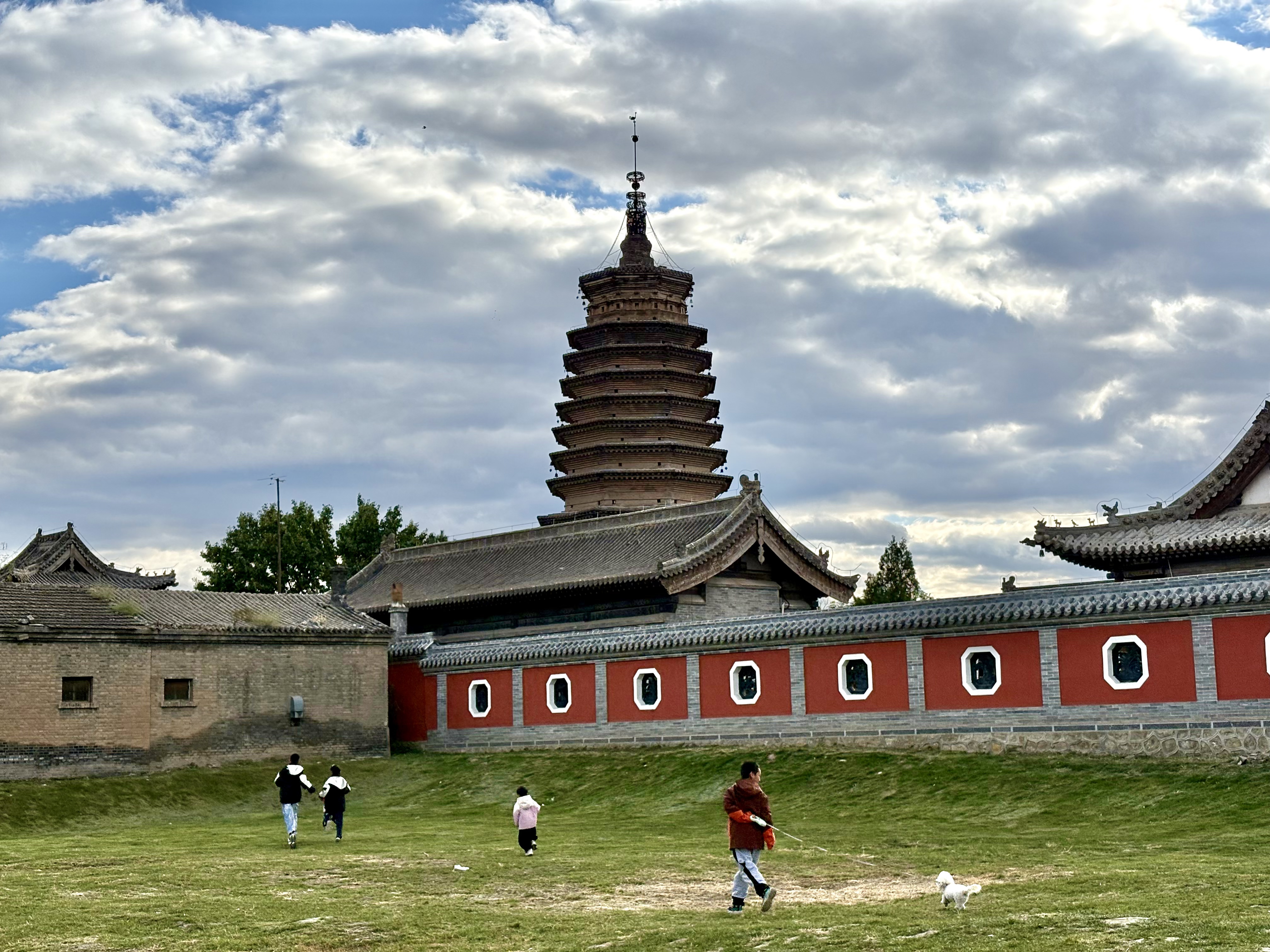 奔赴“县”场｜浑源不止悬空寺，小城把“厚道”也变成了风景