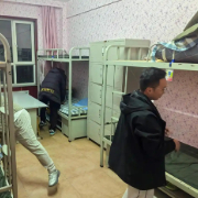 马上评｜让游客住学生宿舍，情理法如何平衡