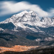 驴友违规穿越哈巴雪山遇险：被罚八千元，承担九万余元救援费