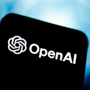 OpenAI年化营收出现200亿美元“缺口”，三名被解雇的安全研究员否认泄密