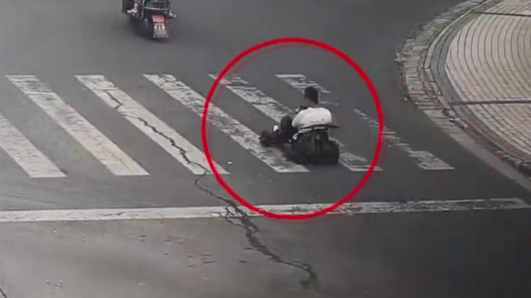 男子开卡丁车上路被拦下，交警：我上班以来第一次拦停这种车