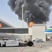 美英等多国发布旅行警告，利雅得接连遭袭冲击沙特经济与外交雄心