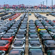 两部门：明年4月起，将新能源汽车的增值税出口退税率由13%下调至9%