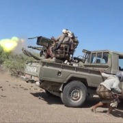 也门政府军称打死近千名胡塞武装人员