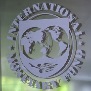 IMF上调明年全球经济增速预期至3.1%，警示人工智能盈利能力重估风险