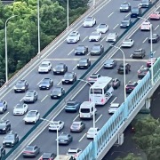城市文明时评｜远离“斗气车”，文明驾驶不是“吃亏”