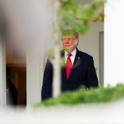 特朗普称美国不会对伊朗动用核武器，“炸弹之母”并非核武器