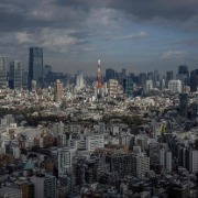 日本成长战略担当大臣参拜靖国神社