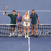 一网情怀，费德勒超级挚友之夜上演传奇对决