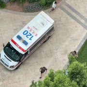 “重庆男童坠亡案”妻子控告丈夫“过失致人死亡”：已委托曾代理“姐弟坠楼案”的律师