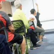 50元进货700元售出！只收老年游客的药厂“溯源游”实为新型会销