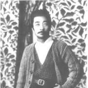 鲁迅逝世90周年•半卷书｜霓虹灯下的上海，让鲁迅的目光始终带着一份冷峻