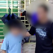 有儿童遭绑架？司机好心搭载独行男孩，孩子回家晚怕被骂谎报警情，家长登门致歉