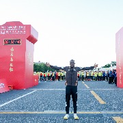 马拉松“破二”第一人萨维现身北马，分享不为人知的跑步故事