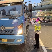 上海公安启动专项行动，严厉整治机动车违法变道、疲劳驾驶等行为
