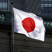 人民日报钟声：拜靖国神社，日本再次撕下自己的“和平伪装”