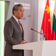 王毅同保加利亚外长共见记者，谈欧亚之行的四点感受
