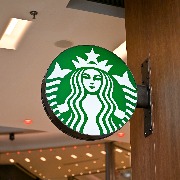 星巴克回应消费才能入座 ：消息不准确，有门店称只是“倡议”