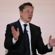 马斯克承诺明年给每个美国孩子送一股SpaceX股票，总额约占个人资产1%