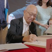 揣着100美元赴美、回国分文不取，丘成桐：人生不只为名为利这么简单