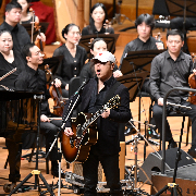 燃爆全场！崔健为北京国际音乐节收官，姜文也来了现场