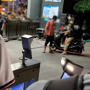 学生被校领导骂“开车撞死你”？梧州七中：因离校问题产生误会，已批评教育涉事老师