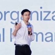 王兴兴：模型已经击穿信息世界，能力提升还会持续加速，感受不深刻是技术扩散需要时间