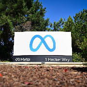 盘中跌超6%！Meta未来支出承诺飙升至8250亿美元，加码AI算力和基建