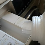 过度使用洗衣液、消毒液，女子患上严重皮肤病