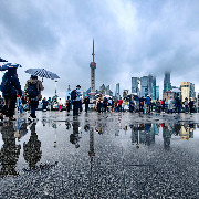 大风蓝色预警继续发布！台风“蔷琵”逐渐远离上海，户外活动仍要注意防风
