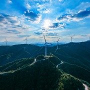 我国风电和太阳能发电累计装机容量突破20亿千瓦