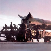 历史上的今天｜1966年10月27日，中国首次发射导弹核武器试验成功