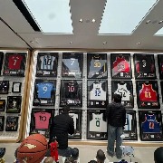 胖东来球衣专柜已无姆巴佩球衣出售，工作人员称后续不会再进货