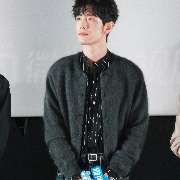 来听肖战清唱《小城良方》主题曲《轻轻》